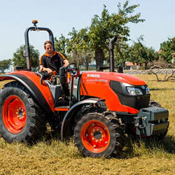 Kubota M4062 ROPS traktor